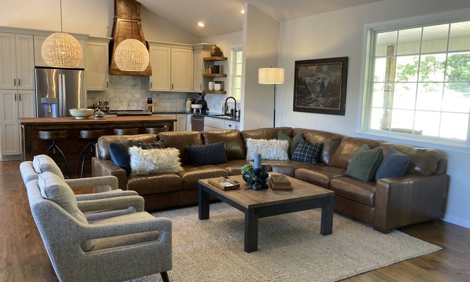 Titus Casa | Serene Luxury on a Quiet Cove