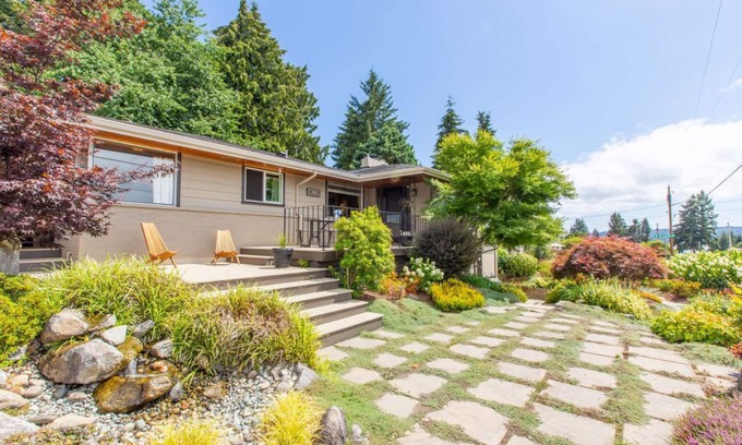 Poulsbo Casa | Serene Poulsbo 6br, Sleeps 12, Liberty Bay And Mountain Views
