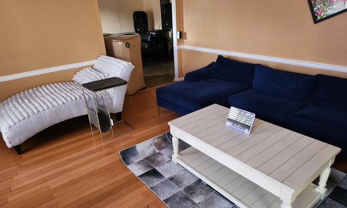 Dublin Casa | Serenity 2 Getaway ...with On-site host