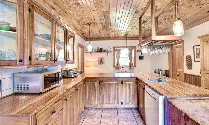 La Minerve Chalet De Esquí | SERENITY LAKE HOUSE / EXTRA FAST WIFI 110 Mbps