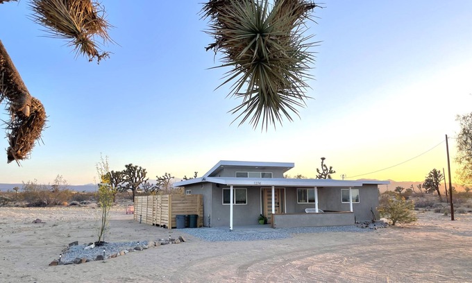 Landers Casa | Serenity Now / Spa+Outdoor Shower+Hammocks+RV h/up