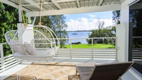Sandstone Point Casa | 'serenity On Spinnaker'