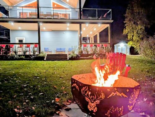 Central Alberta Casa | Serenity on the Vista's Point at Lac La Nonne
