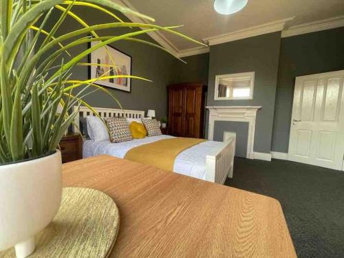 Cradley Heath Apartamento | Serviced Apartment- 1 Bed-Next To Train Station