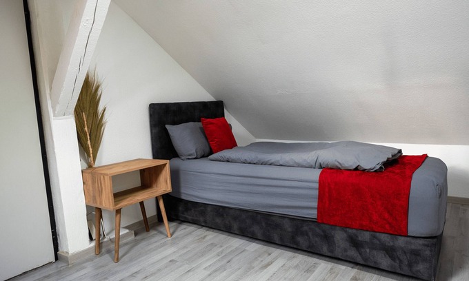 Alt-Rentfort Apartamento | Serviceroom24 - Space in Gladbeck WLAN - Smart-TV - 24-7 check-in and kitchen
