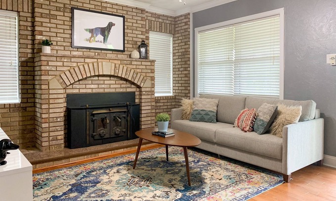 Villa Ridge Casa | Setter Haus - Dog Friendly, Purina Farms, Wineries, WashMO