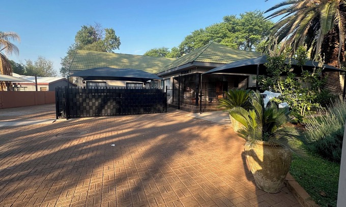 Thabazimbi Casa | Seven Olives