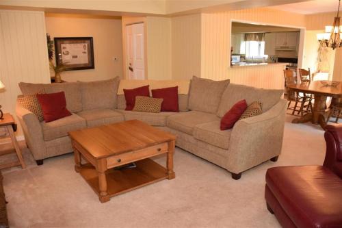 Seven Springs Apartamento | Seven Springs 2 Bedroom Standard Condo with Private Deck! condo