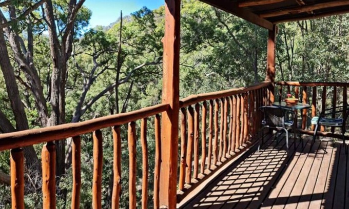 Grattai Casa | Shady Creek near Mudgee, nestled in natural Australian bushland.