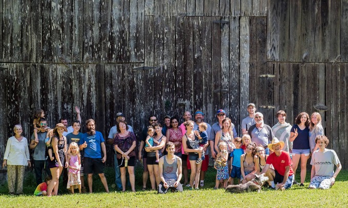 Gainesboro Alquiler De RV | Shaggy Bark Camping 1. Una experiencia de campamento más privada. El Walker Far de 75 acres