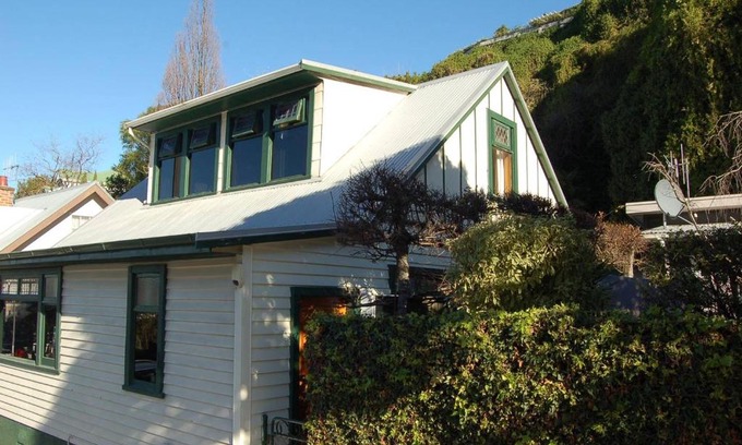 Napier Casa | Shakespeare Cottage