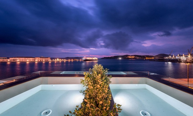 Ermoupoli Casa | Shapes Luxury Suites