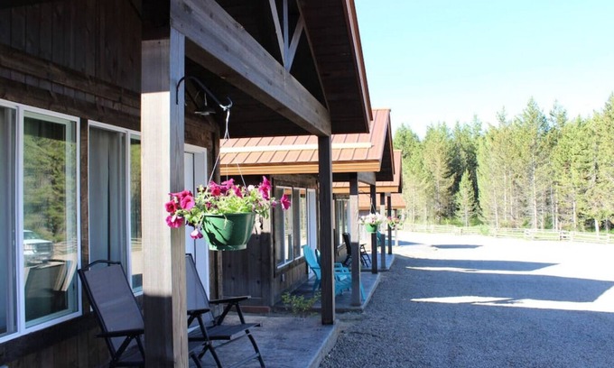 Island Park Cabina | Shared Hot Tub, WIFI, 2 Queen Beds, Full Bathroom