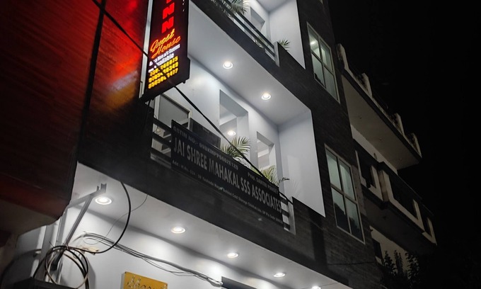 Gomti Nagar Hotel | Sharvil inn