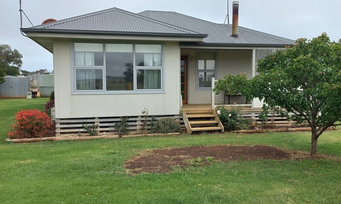 Yambuk Casa | Shaw View Cottage, Beautiful cosy cottage central to many tourist destinations