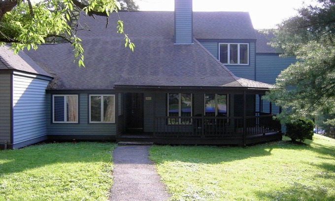 Shawnee On Delaware Complejo | Shawnee Village Pocono Mountains on Delaware River Hiking Biking Golf Pool Spa