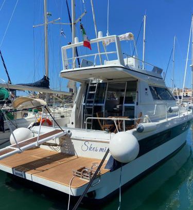 Archi Alquiler De Eote | She's Mine Yacht