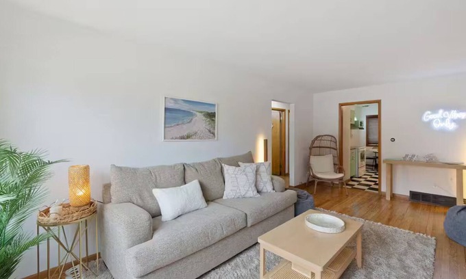 Sheboygan Condominio | Sheboygan Sunrise Beach Stay