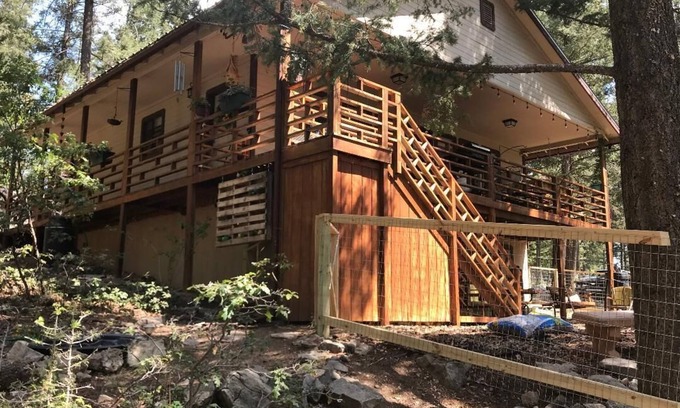 Cloudcroft Cabina | Retiro de artistas de Shep y "Bunkhouse"