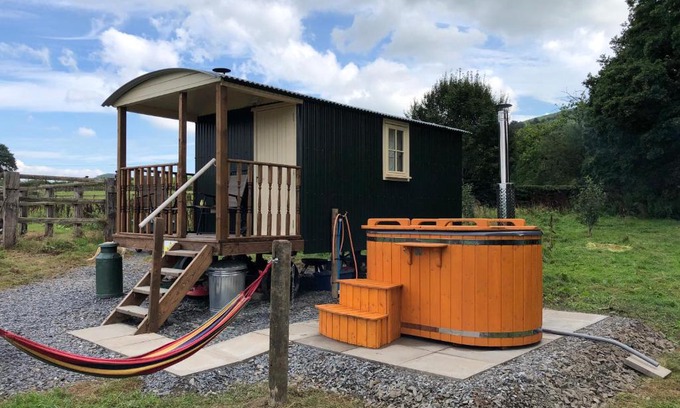 Oswestry Otro | Shepherds Hut at The Retreat