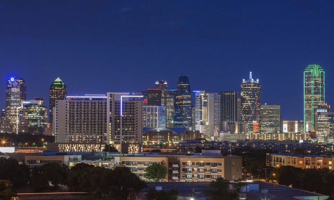 Dallas Design District Hotel | Sheraton Suites Market Center Dallas