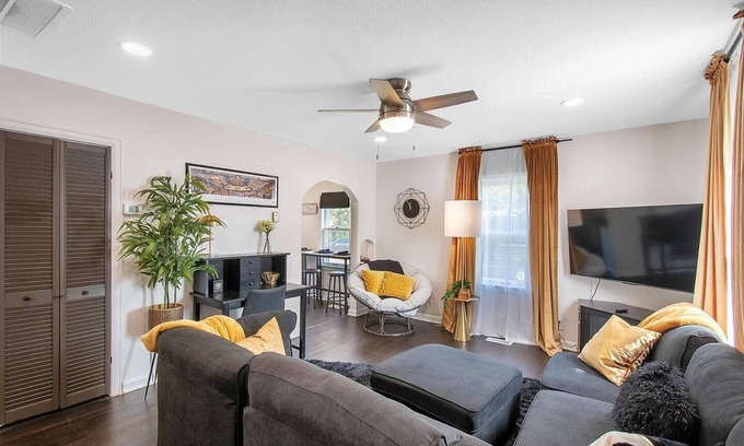 Wichita Casa | Shocker Shack - 2K - Near WSU, Park - Fenced Yard