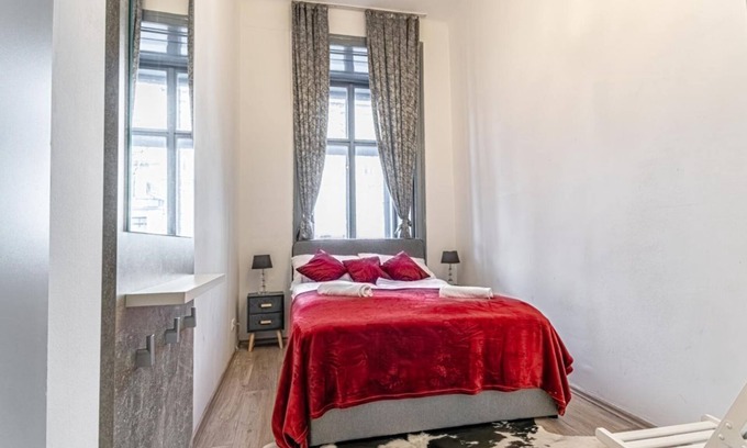 Mariahilf Hotel | Shopping Paradise w/ City View Mariahilfer Str. G