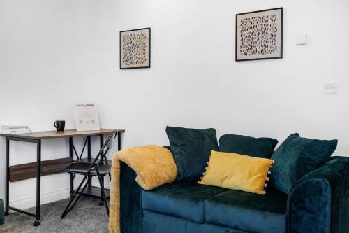 Langley Marish Casa | Shops 4min walk Family 2 En-suite Parking x1