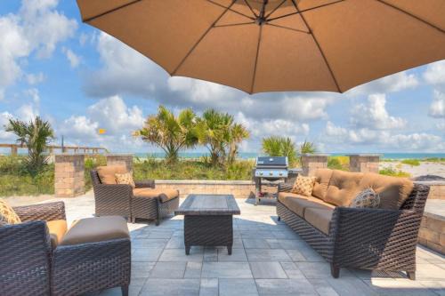 Jacksonville Beach Apartamento | Shore To Please Beach Oceanfront Patio Pet Friendly
