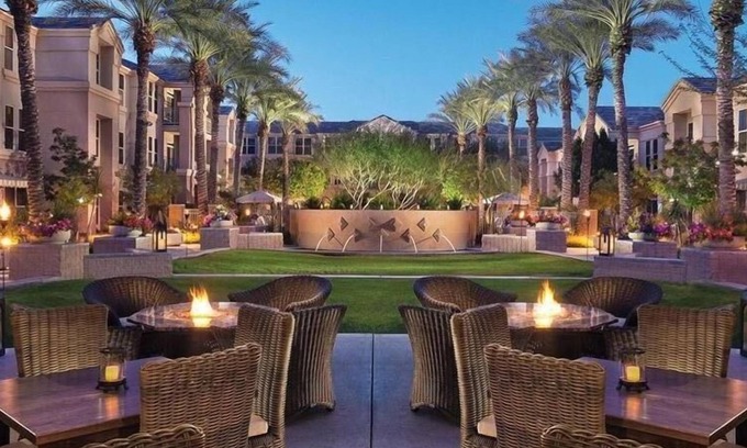 Gainey Village Villas Casa | Short Drive to Desert Botanical Gardens! 2 Pet-friendly Suites w/ Free Parking!