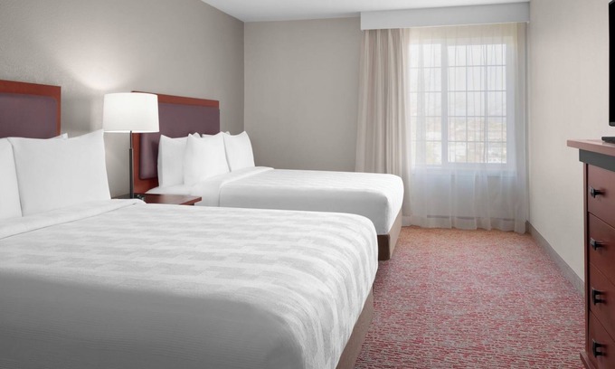 Renton Hotel | Short Drive to Museum of Flight! Pet-friendly, Free Parking and Airport Shuttle!