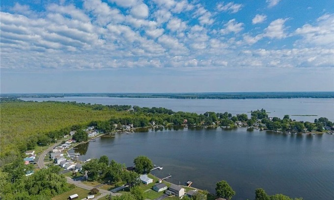 Brewerton Casa | Short Point Sweet Retreat