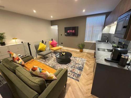Clayton Apartamento | Short Walk to CoOp Live and Etihad Stadium
