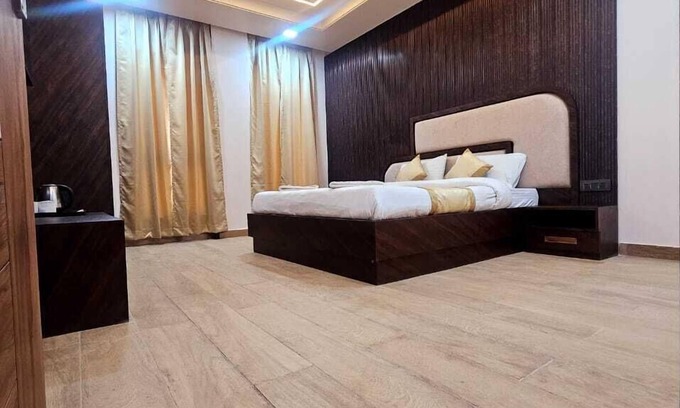 Mathura Casa | Shyam palace inn