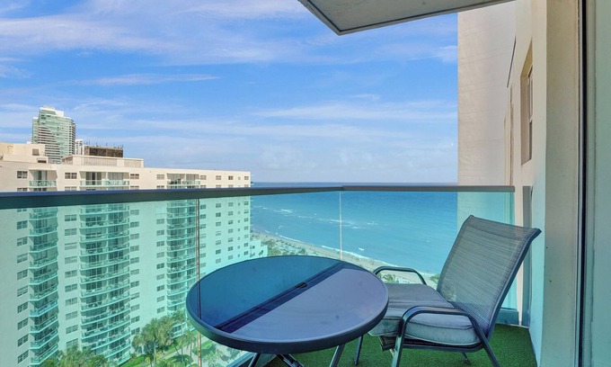 Hollywood South Central Beach Condominio | Sian Oceanfront Condos