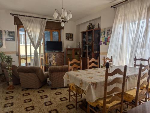 Donnalucata Apartamento | Sicilian Apt in Donnalucata-Sleeps 4- 2 Min Beach