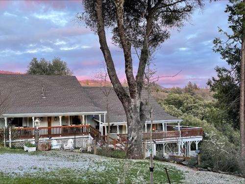Ahwahnee Casa | Sierra Mountain Lodge - Vacation Rentals - Yosemite