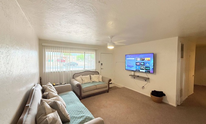 Farmington Casa | Sierra Vista Hideaway! Pets! Near Mall + Free Dinner!
