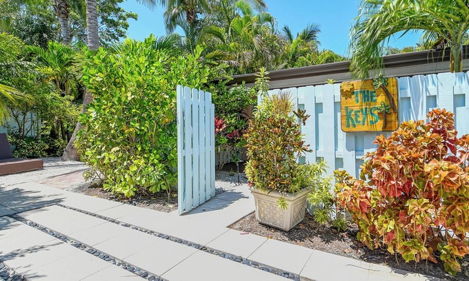 Sarasota Hotel | Siesta Key Palms Hotel - Siesta Suite