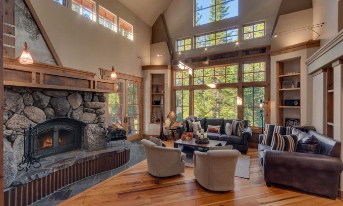 Truckee Casa | Signature Retreat on the 18th - TLUXP