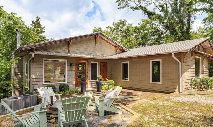 Silver Point Casa | Silver Point Home ~ 1/2 Mi to Center Hill Lake!