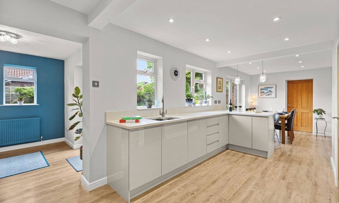 Ashby-de-la-Zouch Casa | Silver Stag Properties, Spacious 4 BR House