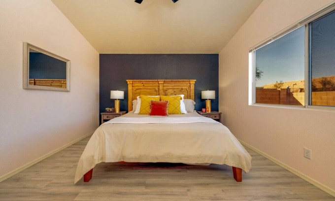 Tucson Casa | Silverbell / Quiet / 3 BR & 2 BA / Garage / Fenced