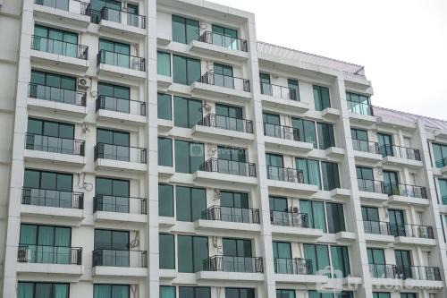 Mampang Prapatan Apartamento | Simple and Comfort Studio Apartment at Nine Residence By Travelio