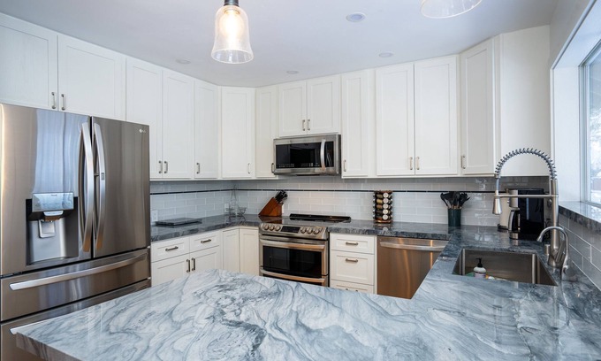 Ridgewood Casa | Single level home perfect for families and very dog friendly, near State Park/National Forest