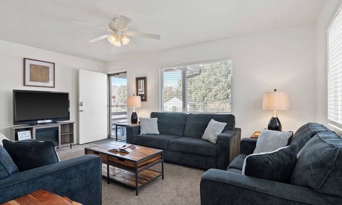 Lava Hot Springs Casa | Seis dormitorios con mucho espacio y cerca de todo.