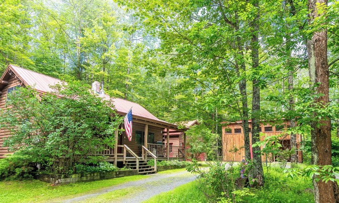 Bethlehem Cabina | "Ski, Hike, Mountain Bike - Pets Welcome!"