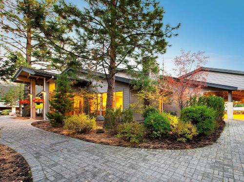 Century West Casa | Ski House 234 - Meredith Lodging
