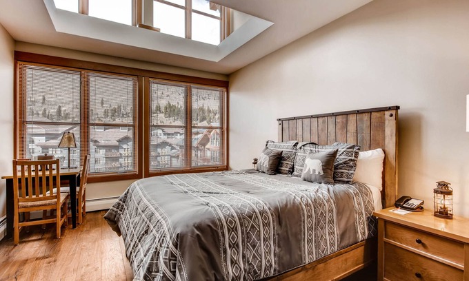 Copper Mountain Condominio | Entrada / salida de esquí Copper One Lodge Penthouse Hotel Style Condo w / Hot Tub