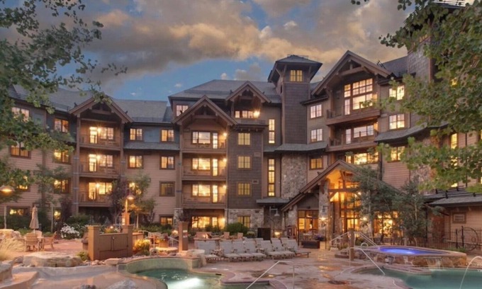 Breckenridge Complejo | Ski-In/Out Luxury 1 Bedroom Condo / Sleeps 4 in Breckenridge at Peak 7